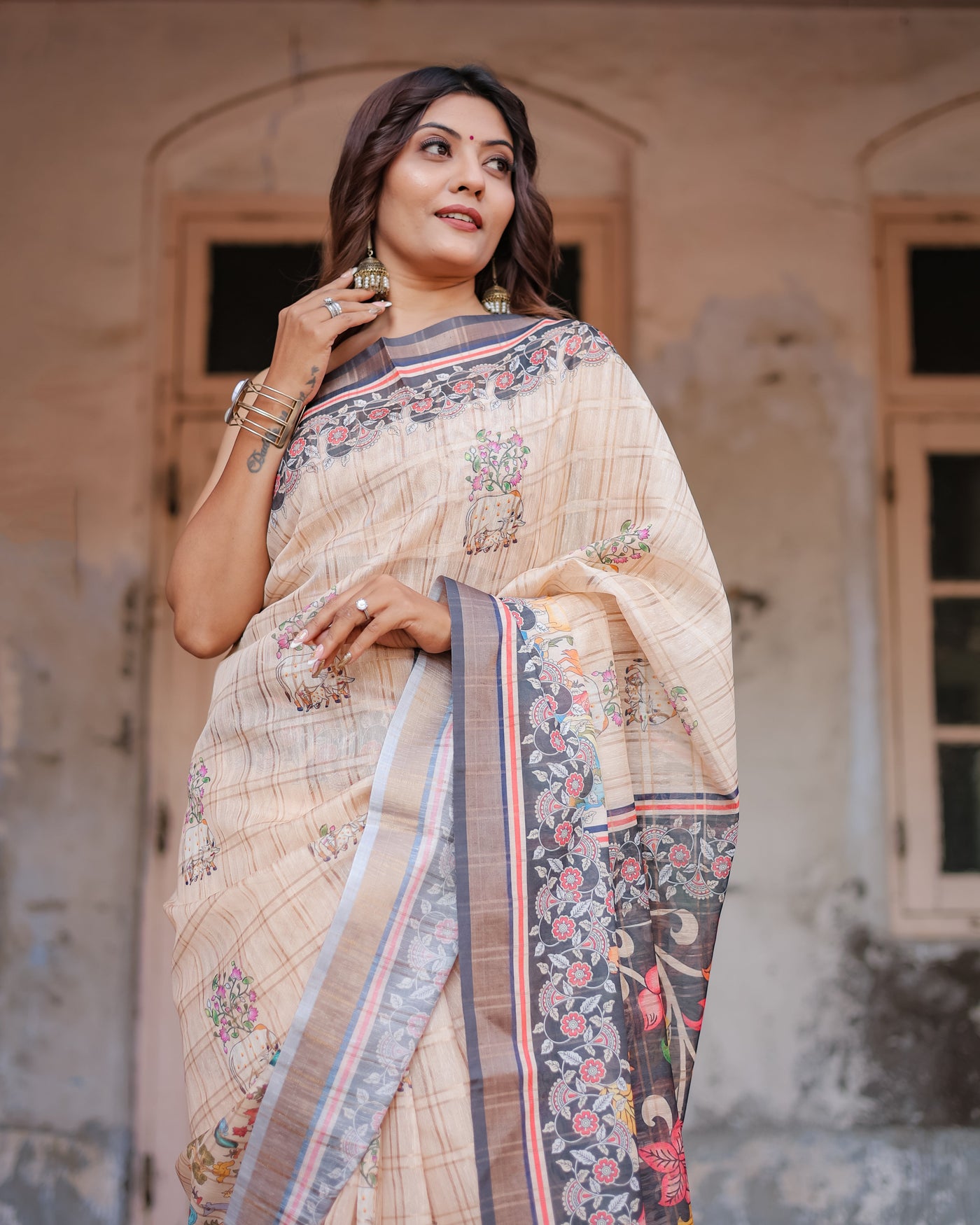 Designer Beige Saree with Contrast Black Pallu & Exquisite Ethnic Patterns