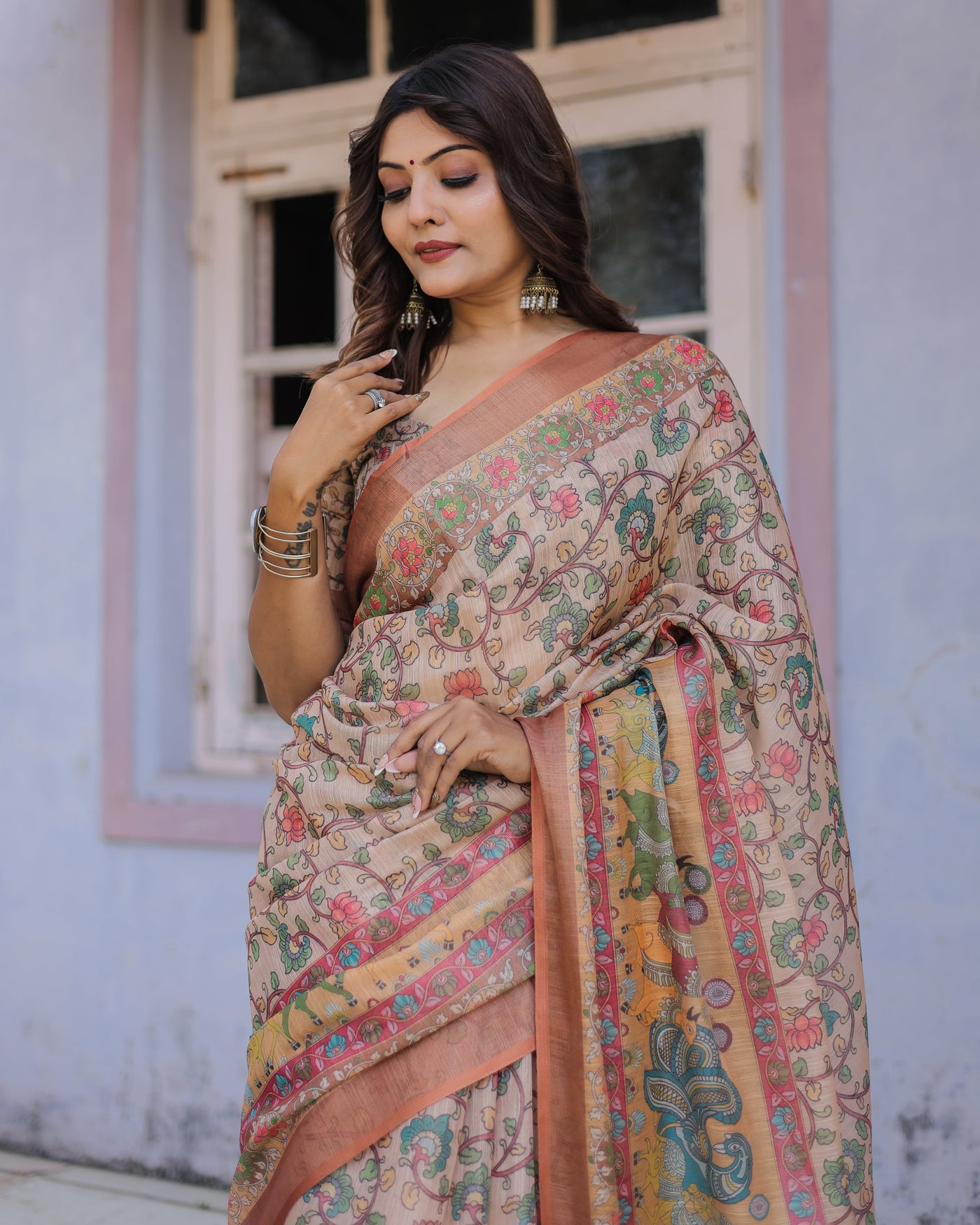 Handwoven Beige & Peach Saree with Beautiful Border Detailing – A Timeless Indian Classic