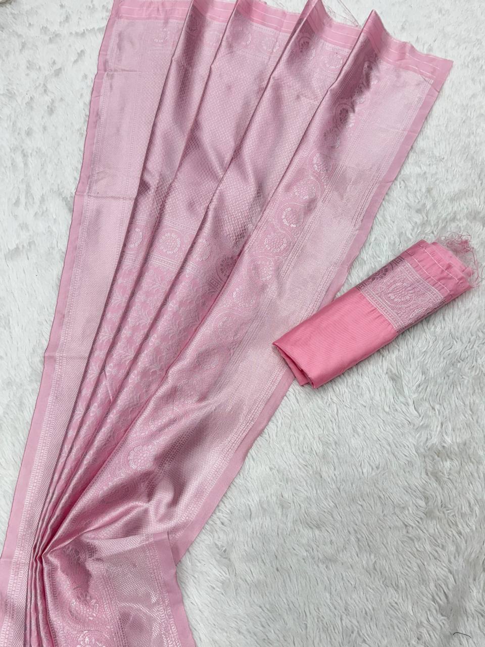 Pink Banarasi Silk Saree with Intricate Patterns – Perfect for Weddings and Festive Events