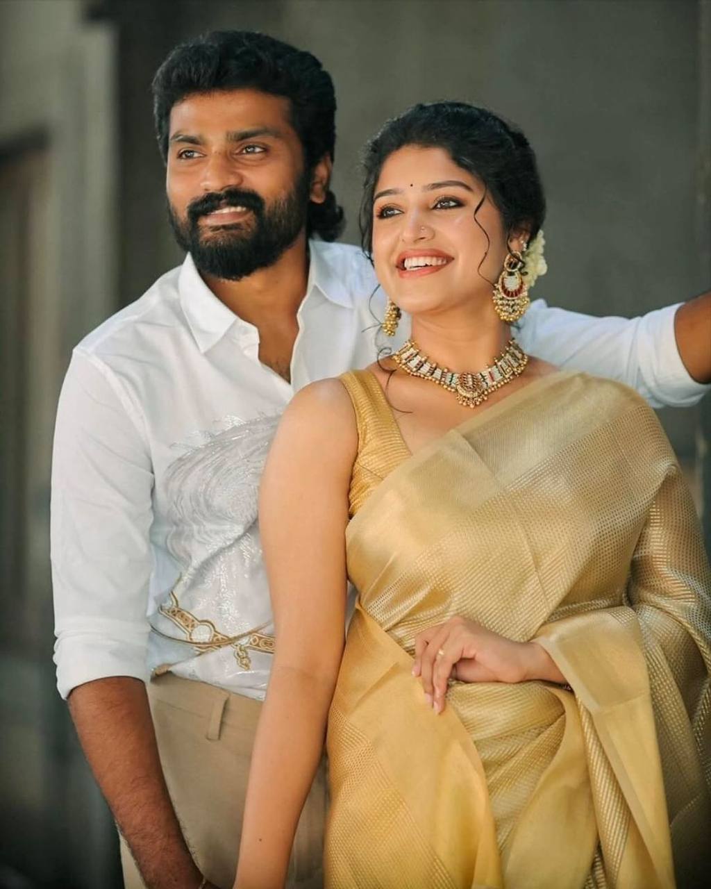 Lustrous Charm – Classic Tissue Silk Saree with a Royal Touch