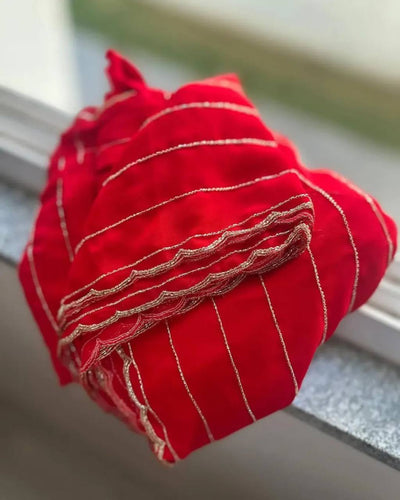 Luxurious Party Wear Saree with Delicate Embellished Detailing