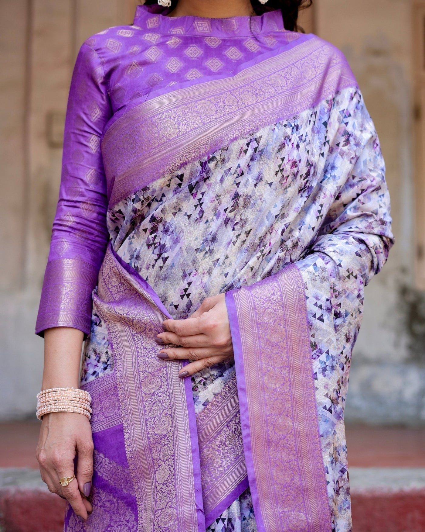 Lavender and White Geometric Floral Digital Print Banarasi Silk Saree with Zari Weave and Tassel-Embellished Pallu